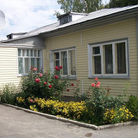 Enirest Hotel Karakol Bagian luar foto