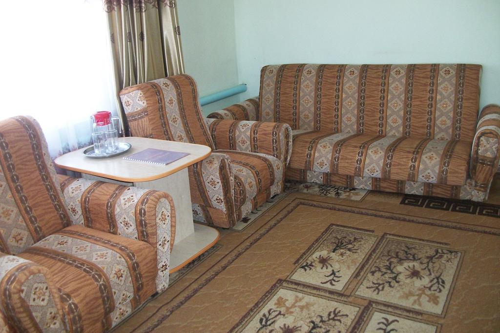 Enirest Hotel Karakol Ruang foto
