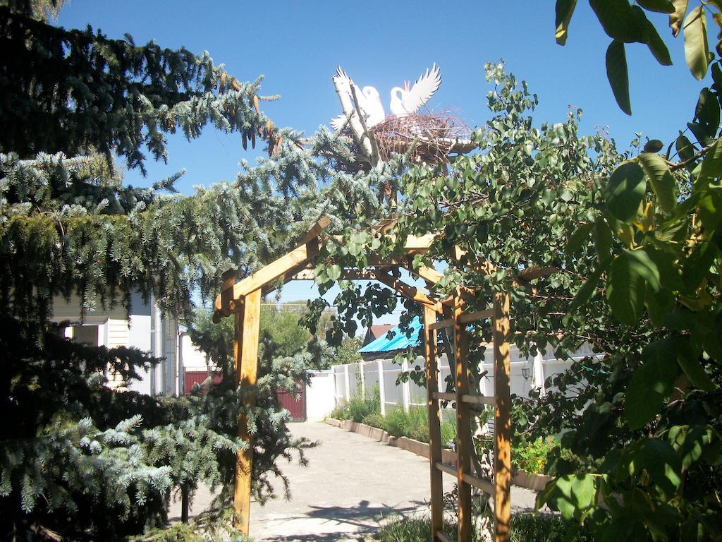 Enirest Hotel Karakol Bagian luar foto