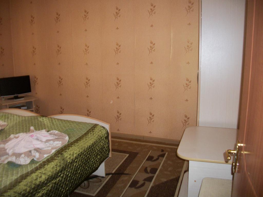 Enirest Hotel Karakol Bagian luar foto