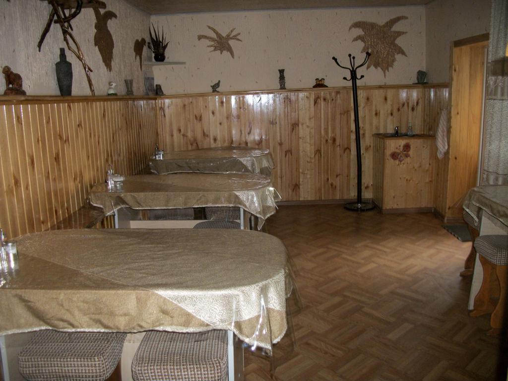 Enirest Hotel Karakol Bagian luar foto