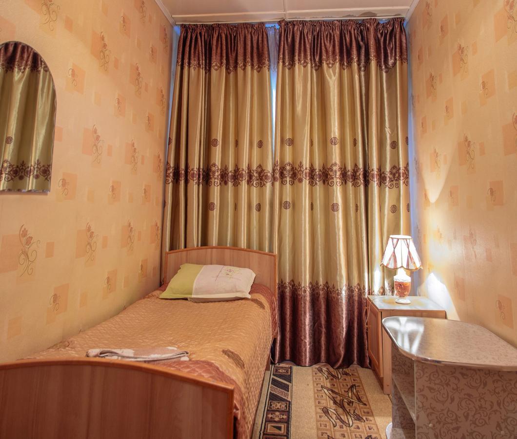 Enirest Hotel Karakol Bagian luar foto