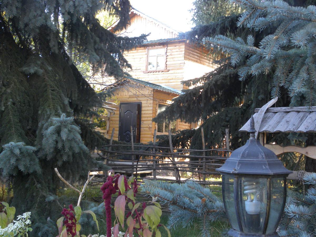 Enirest Hotel Karakol Bagian luar foto