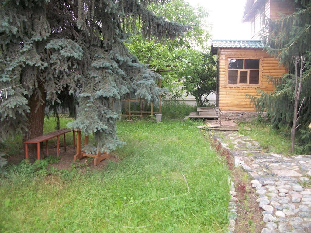 Enirest Hotel Karakol Bagian luar foto